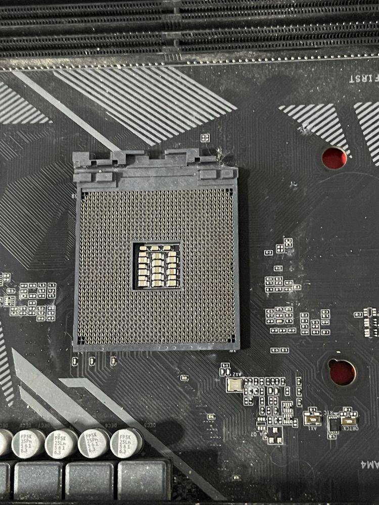 Ryzen 7 5700x Aorus elite b550m