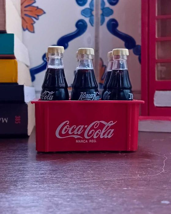 VINTAGE Coca-Cola – Conjunto 6 Mini Garrafas com Caixa – Anos 90