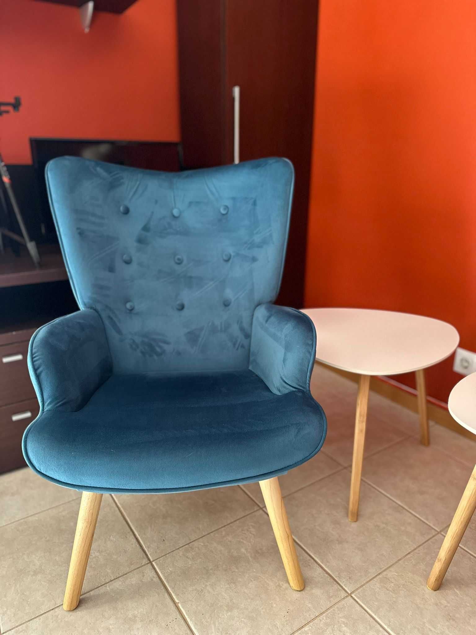 Poltronas e Mesas - Tudo Novo!