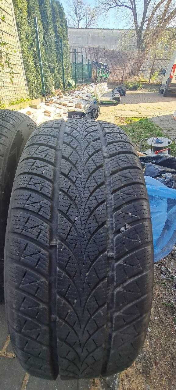 4x opony 225/55R17 TRIANGLE WINTERX TW401 101 V