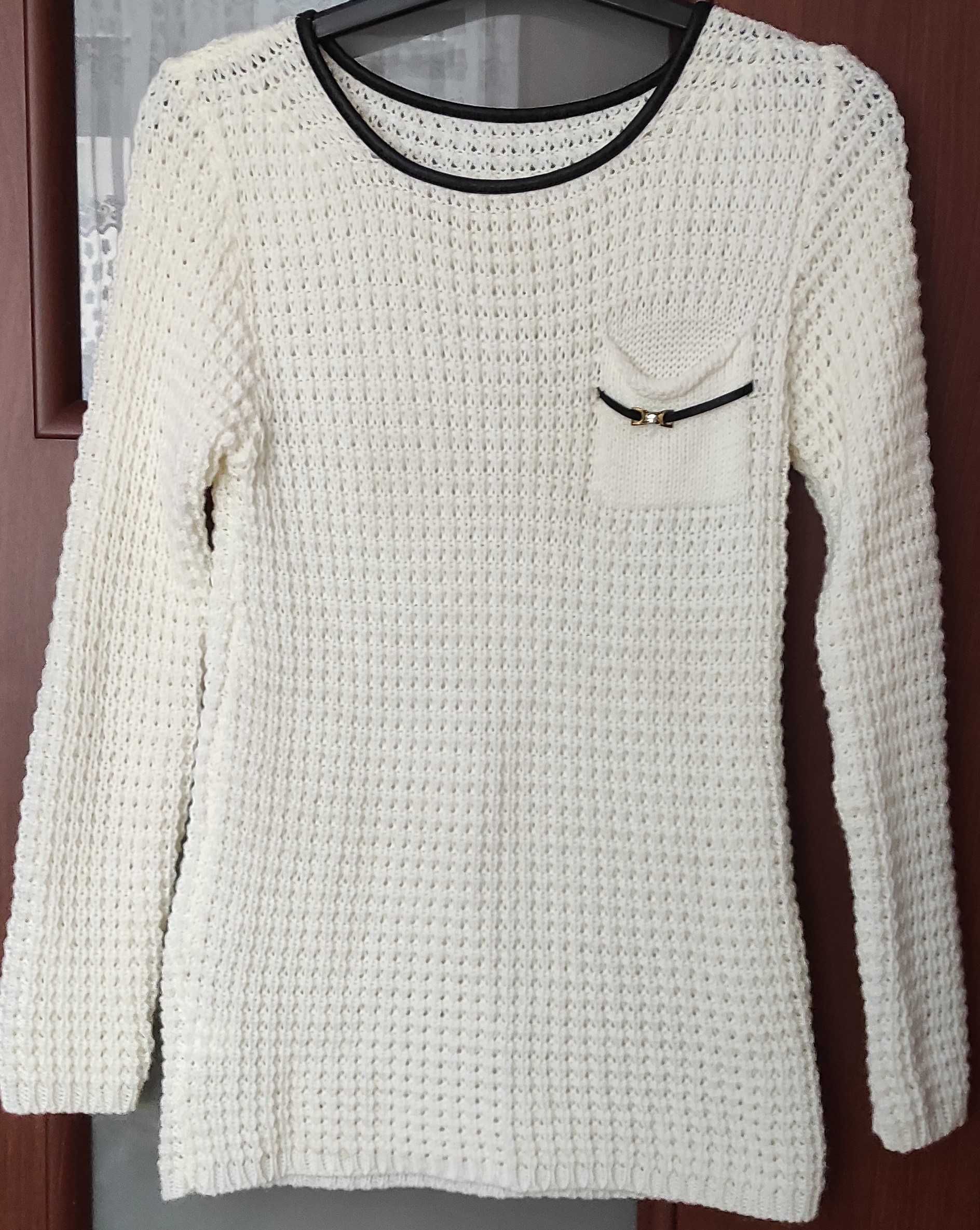 Sweter biały rozmiar S