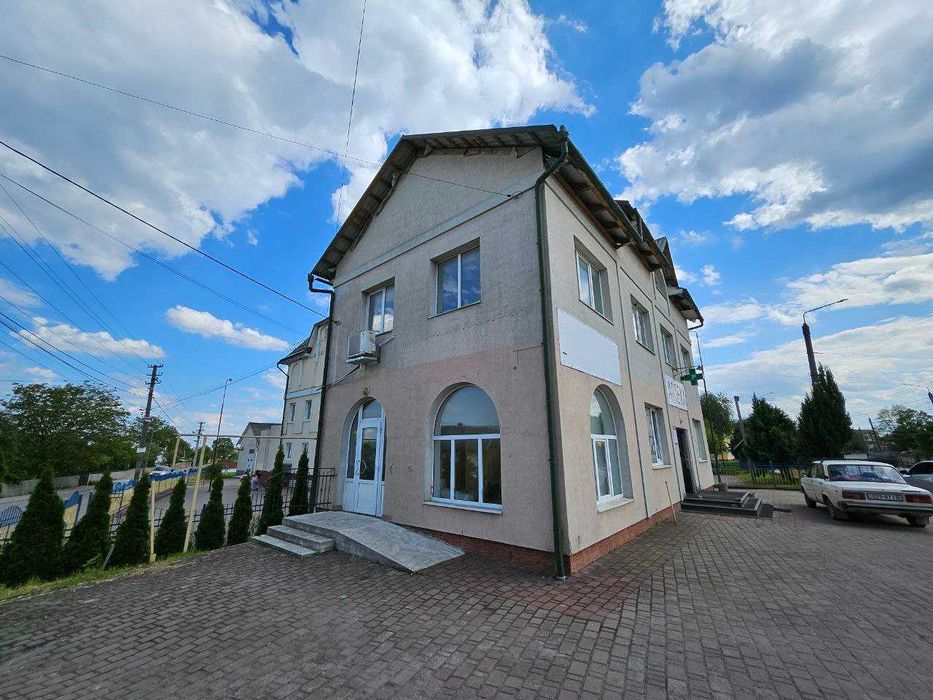 Продаж окремо стоячої комерційної споруди 187м2+4,17 сотки.