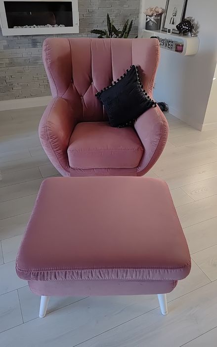 Fotel uszak wraz z podnóżkiem