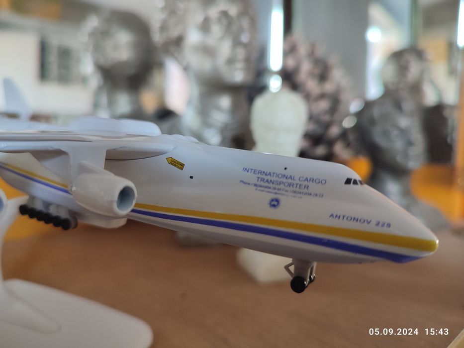 Модель літак АН-225 Мрія та F16C