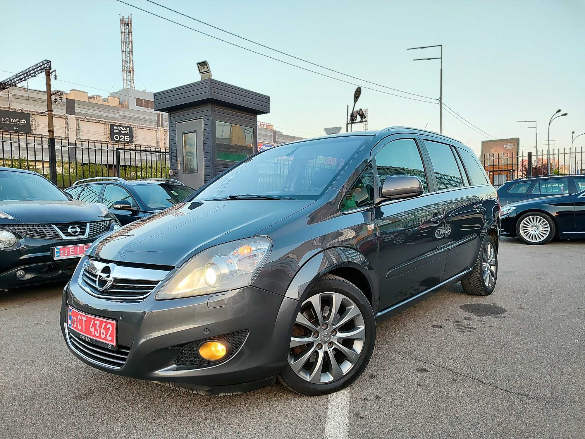 Opel Zafira INDIVIDUAL COSMO 1,7 дизель із Швейцарії  НОВА