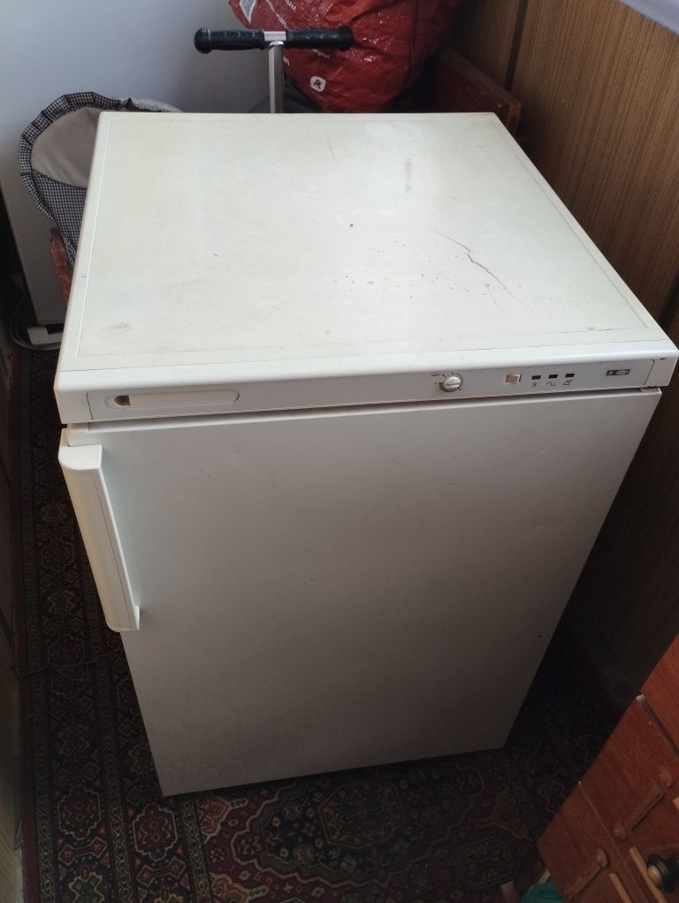 Продам морозильную камеру
