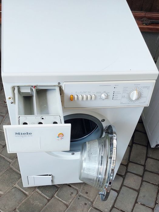 Пралка Miele Novotronic W718