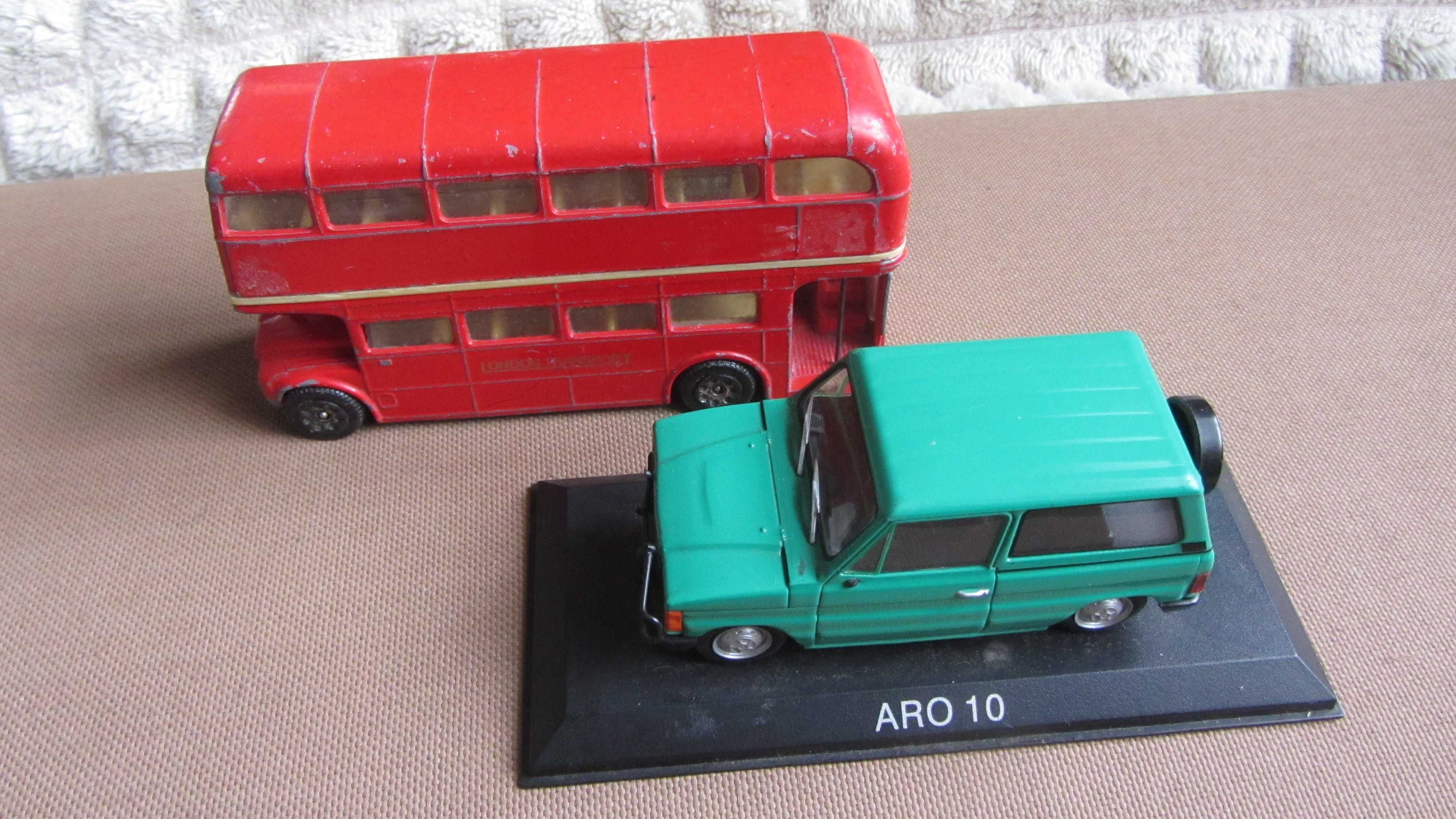 Одним лотом 2 авто. London Buses by Corgi та Aro 10 .