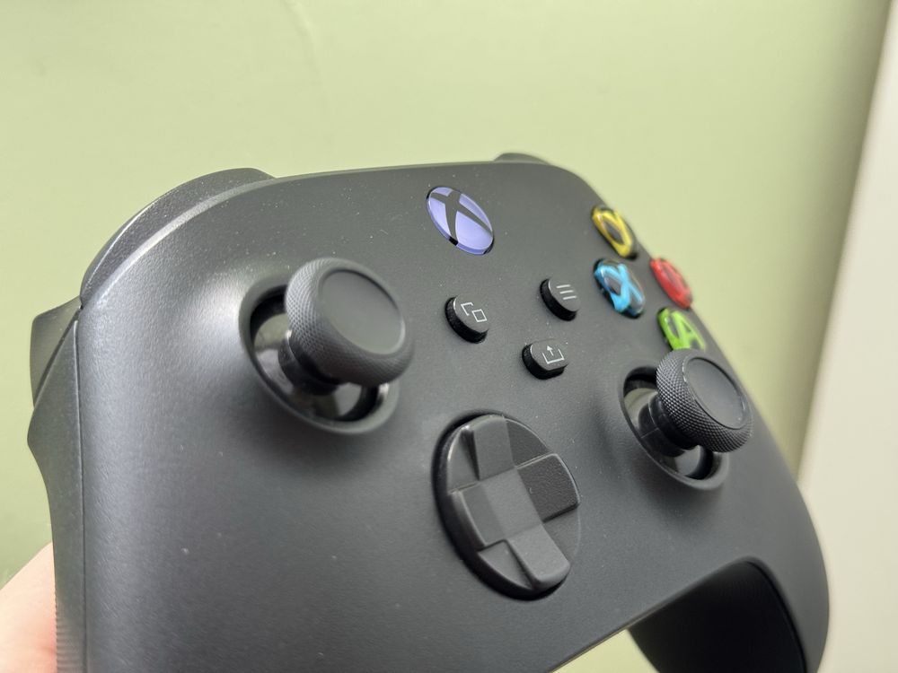 Czarny pad Xbox Series X|S - w bardzo dobrym stanie