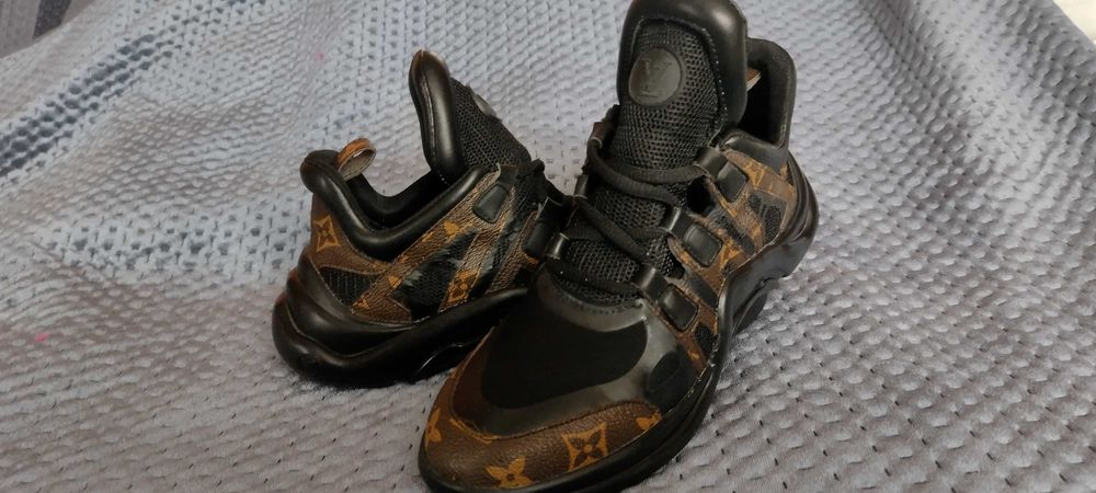 Oddam w atrakcyjnej cenie Louis Vuitton Archlight Sneaker Monogram 37