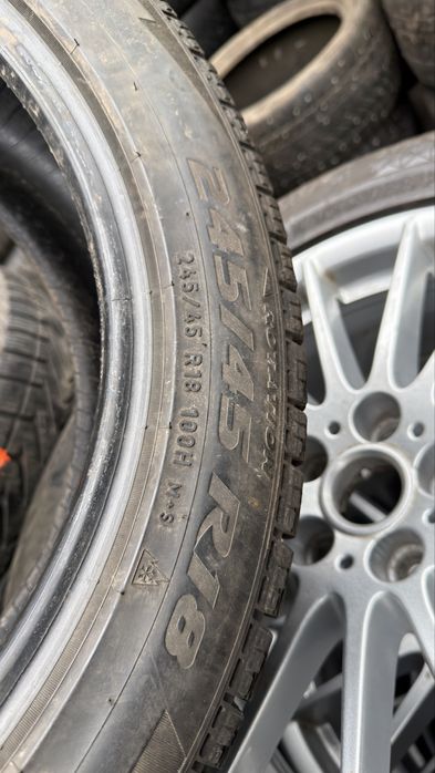 245/45/18 Pirelli Ice Zero FR