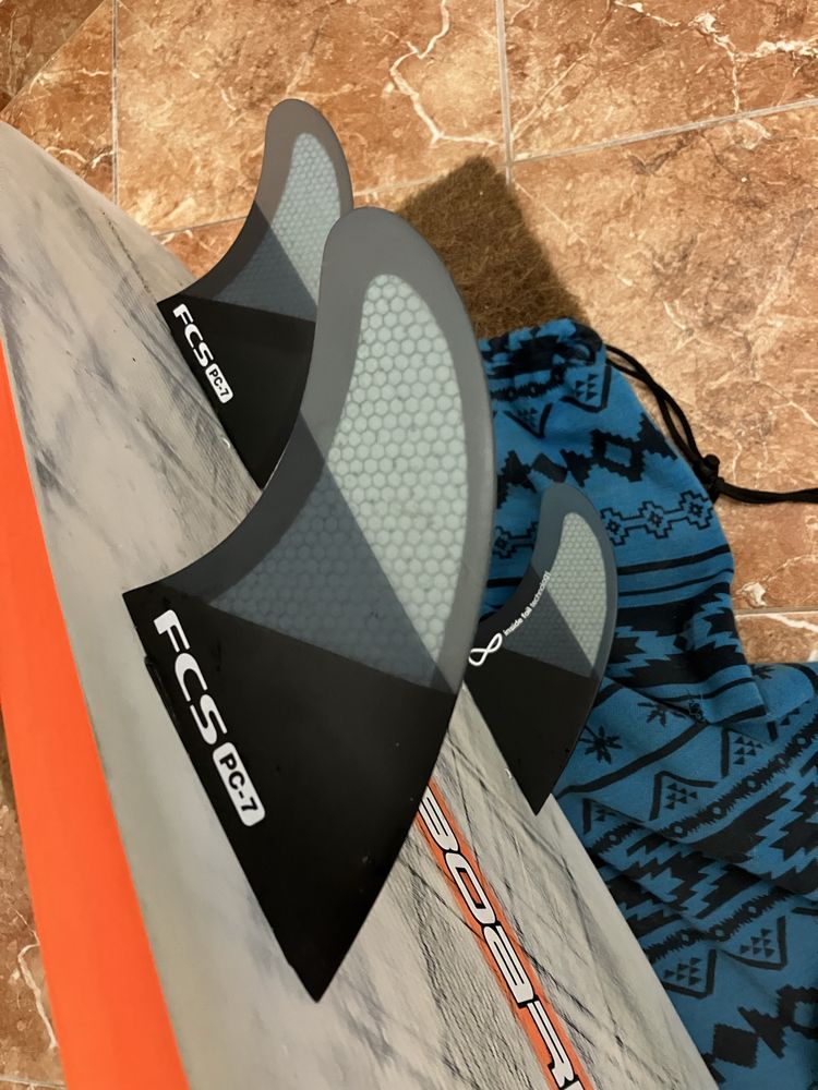 Prancha surf Starboard em carbono