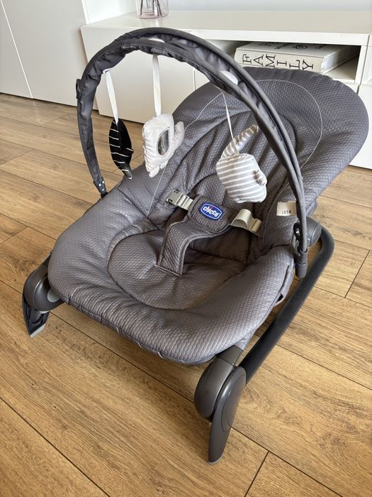 Chicco Hoopla Moon Gray lezaczek dla niemowlat
