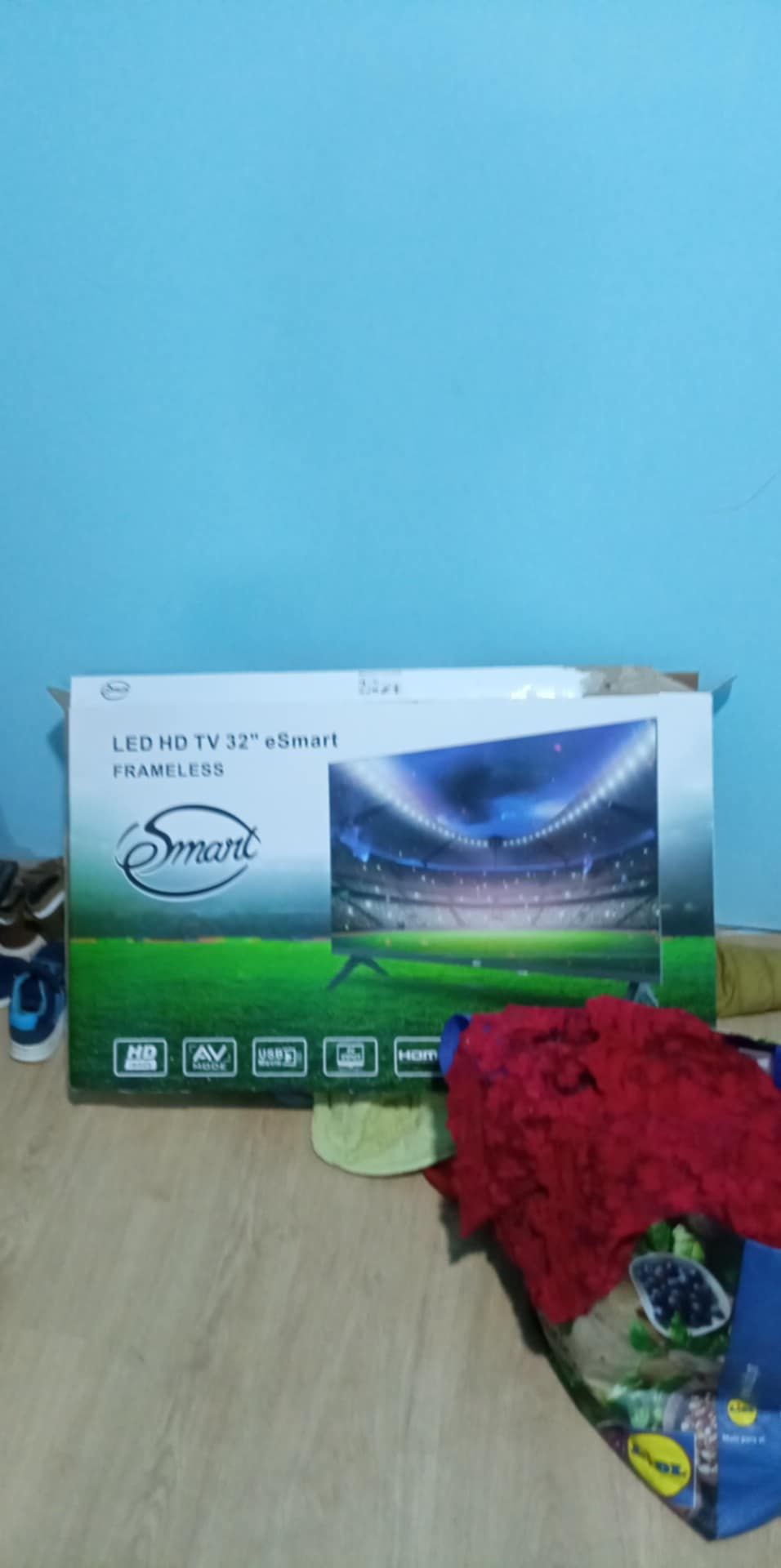TV nova 2 dias de uso