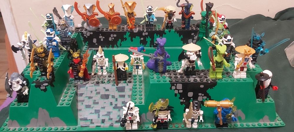 Figurki klocki Ninjago 32 sztuki ninja szkielety węża itp