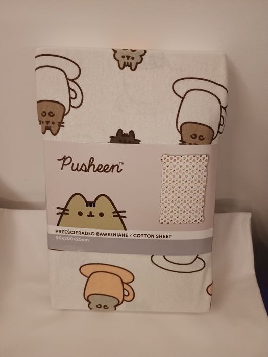 Prześcieradło bawełniane rozmiar 90x200x25 z motywem Pusheen