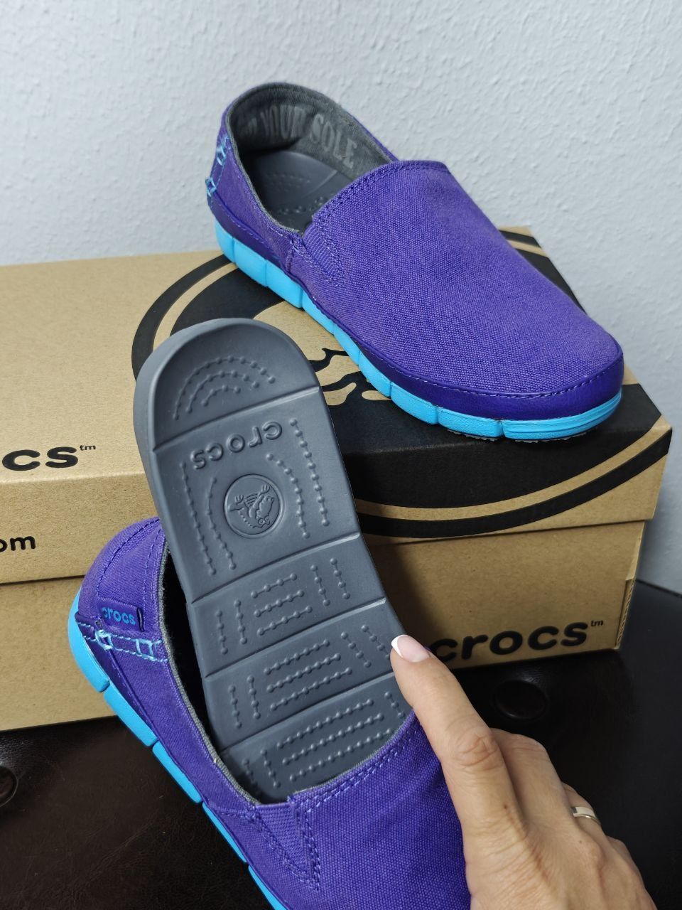 Мокасини Crocs є опт