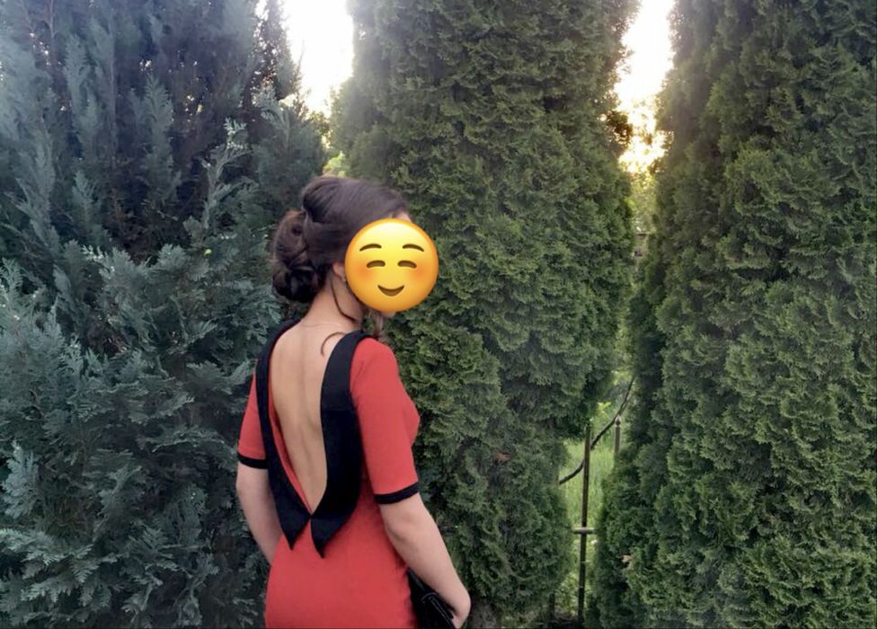 Красиве червоне плаття для корпоративу