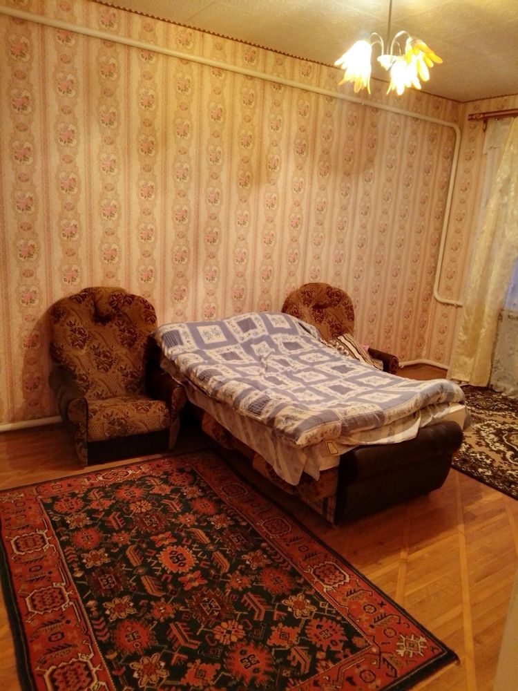 Продаю 2-х поверховий дім у м. Дунаівці Хмельницькоі області