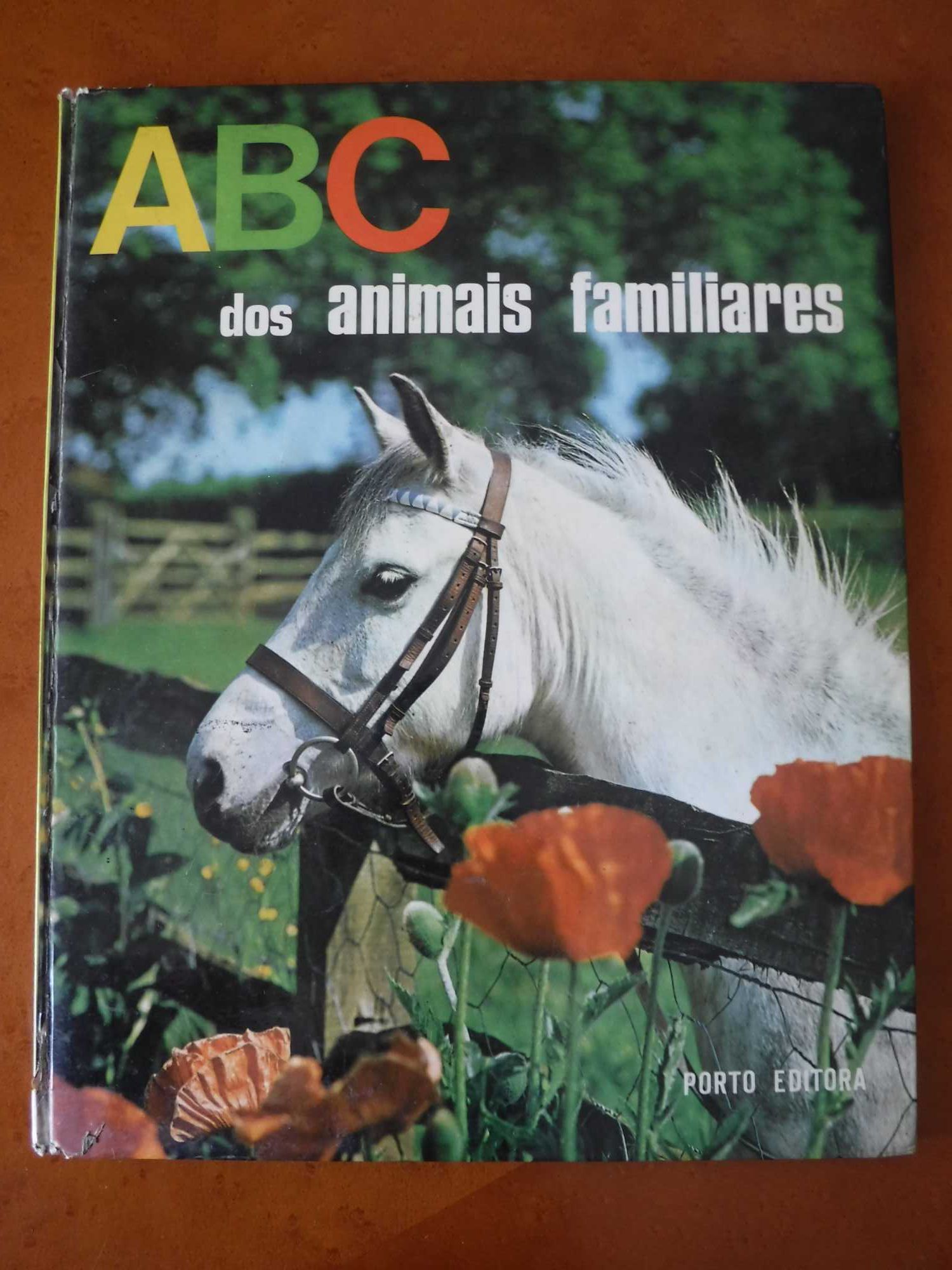 ABC dos Animais Familiares - Para aprender as letras e a ler - 1979