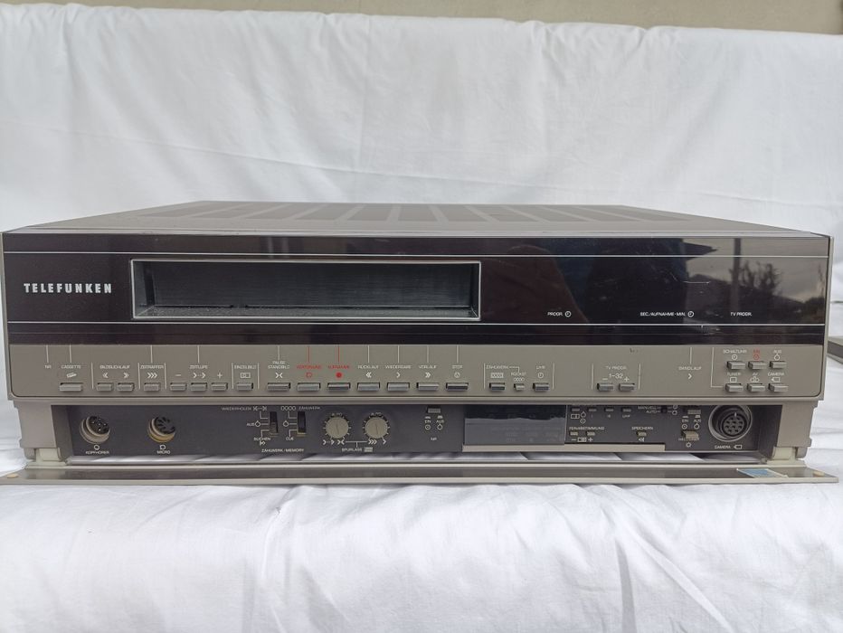 Відеомагнітофон Telefunken VRV 640 б/у
Стан: б/у, робочий / не перевір