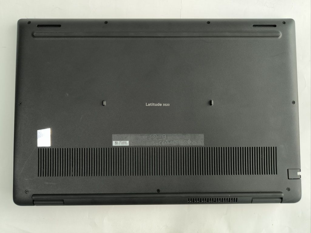 Dell Latitude 3520 15.6" FHD/ I5-1135G7/8GB/256Gb