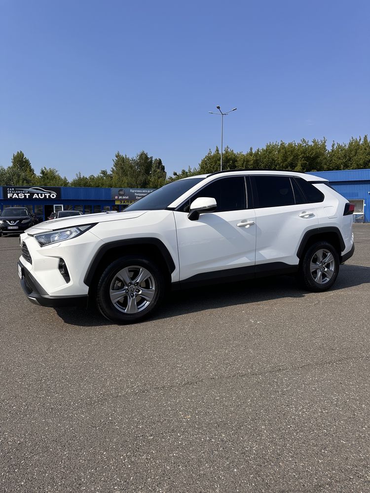 Toyota Rav4 2022 офійійна, на гарантіі