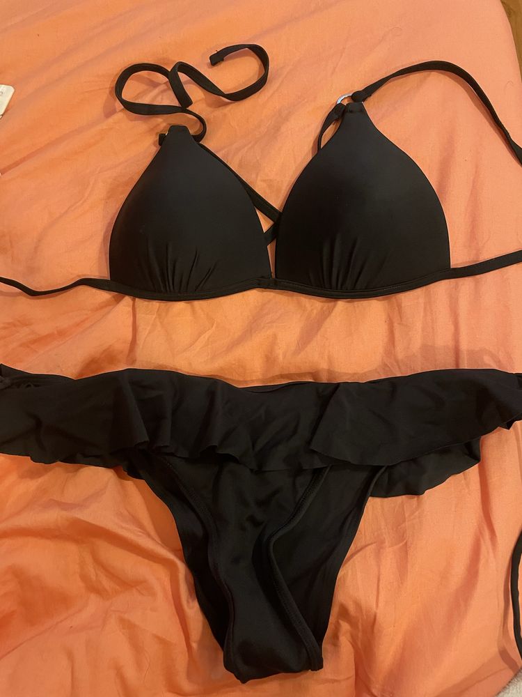 Varios Bikinis diferentes cores