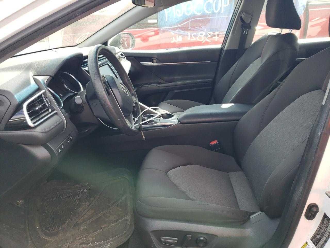 TOYOTA Camry L 2018