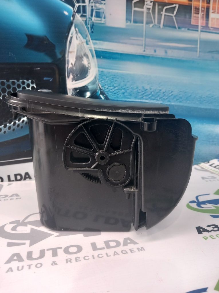 Compartimento de arrumação consola central Mercedes W176