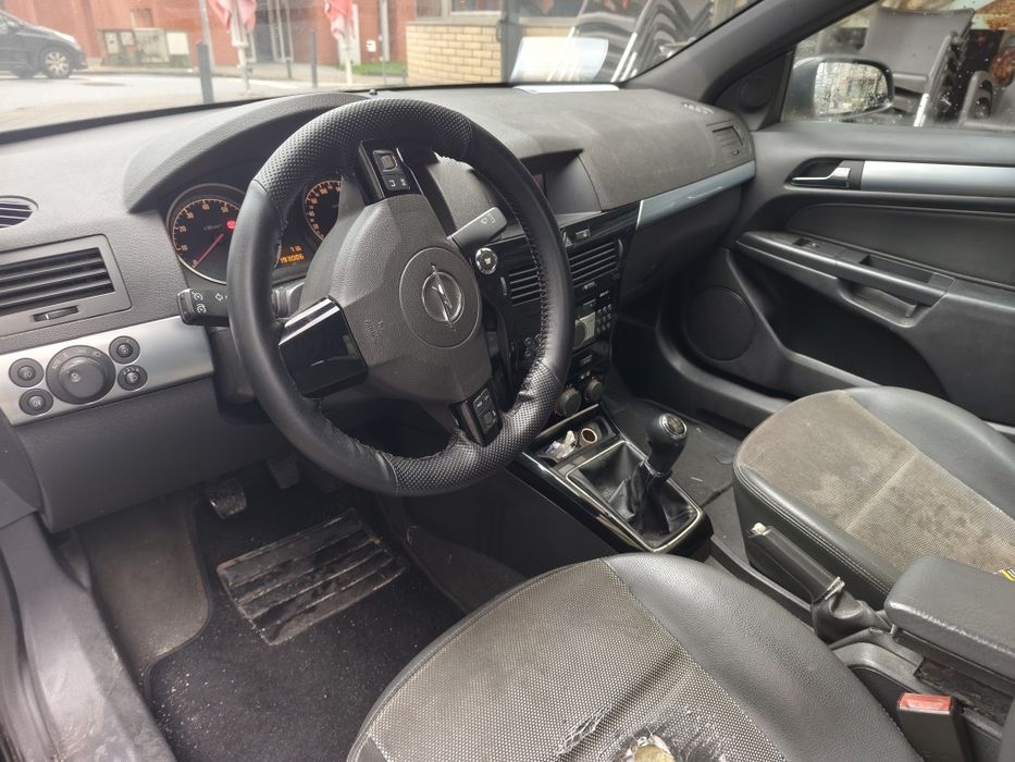 Opel astra H twintop 
2008/11

Capota não abre 
Já vai com inspeção e