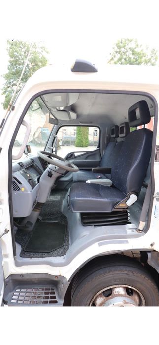 Mitsubishi canter com grua 12M+estrado