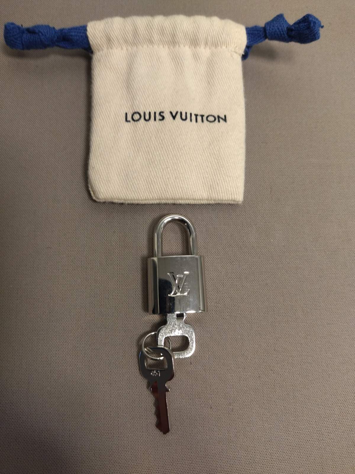 Замочок Louis Vuitton