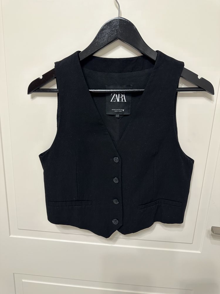 Жилет Zara, розмір XS, чорний, в ідеальному стані
