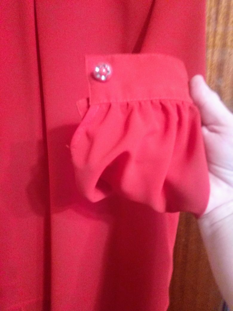 Красная блузка 54-56 р