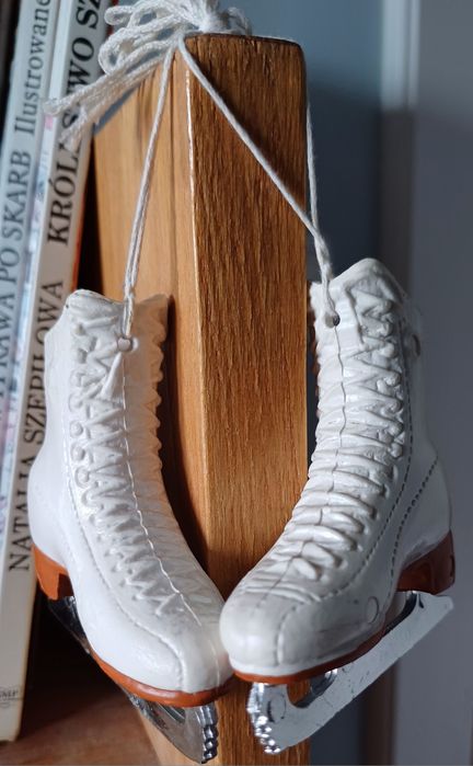 Vintage..Miniaturowe łyżwy figurowe Ice Crown. Zawieszka, Gadżet z PRL