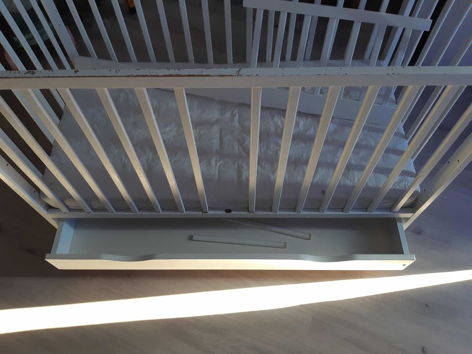 Łóżeczko dziecięce 60x120 białe regulowane szuflada + materac
