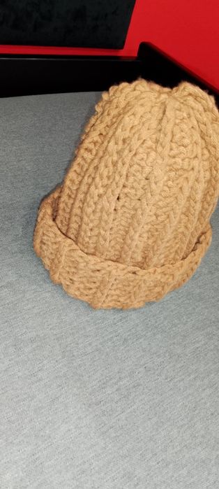 Czapka ręcznie wykonana