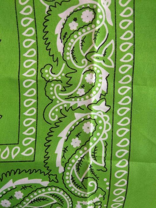 Lenço com cornucópias - Bandana - Cores e Quantidades Disponíveis