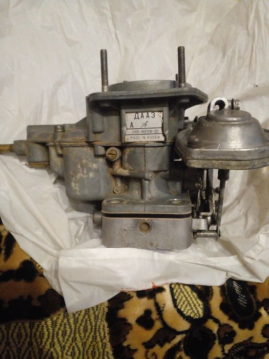 Верхня кришка середня частина 2105 нижня частина 2107