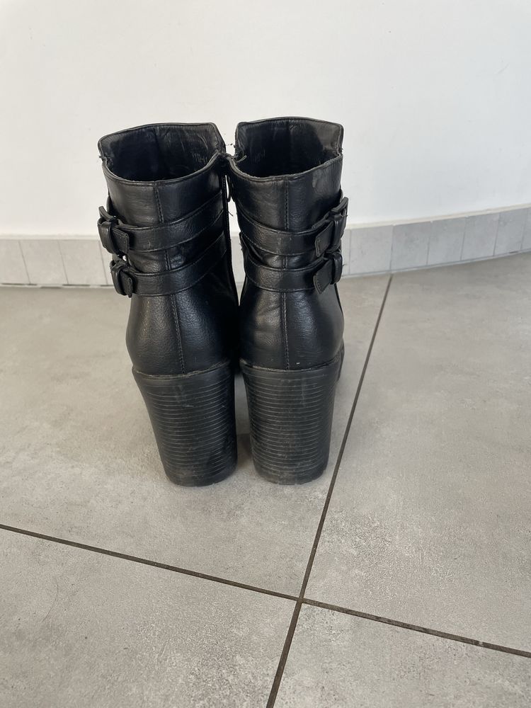 Buty botki na słupku roz . 41 + buty brązowe