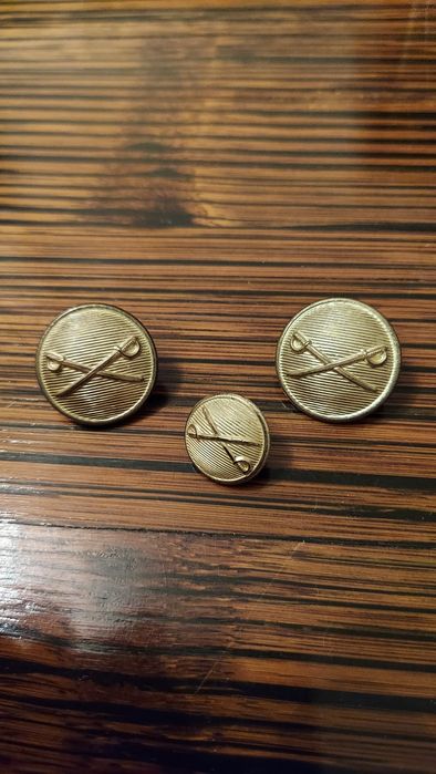 Buttons with swords64585494497154121