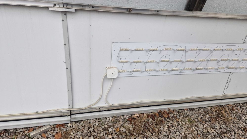 Reklama na budynek  serwisu samochodowego , szyld reklamowy LED