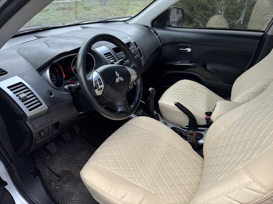 Mitsubishi Outlander XL 2008 рік 7350$