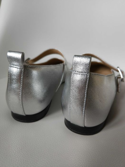 Жіночі туфлі mary jane, нові сріблясті туфлі clarks 41 розмір, балетки