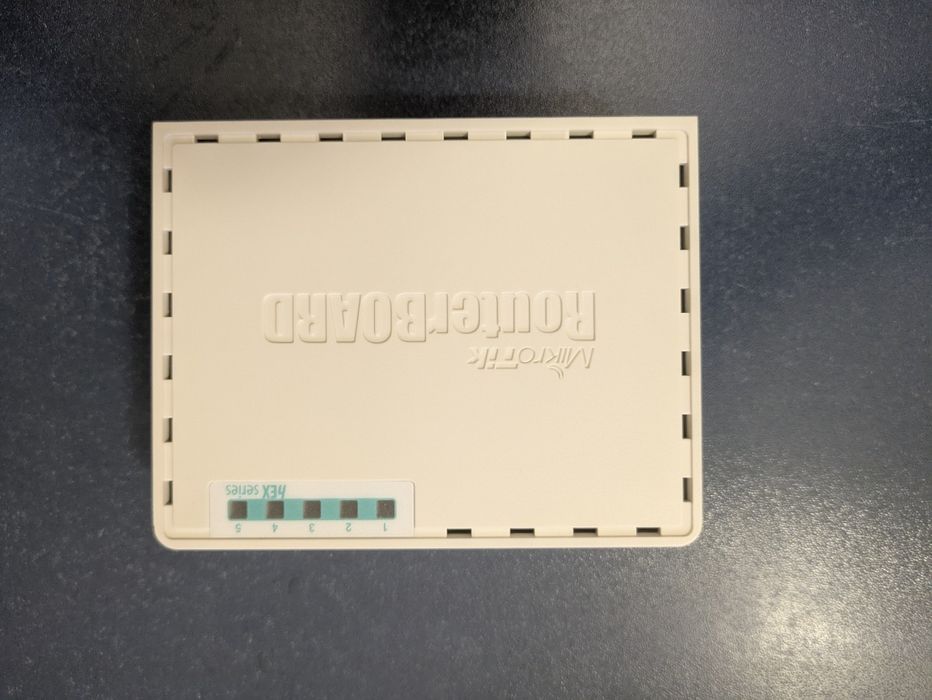 Роутер-Маршрутизатор MikroTik hEX PoE lite (RB750UPr2)