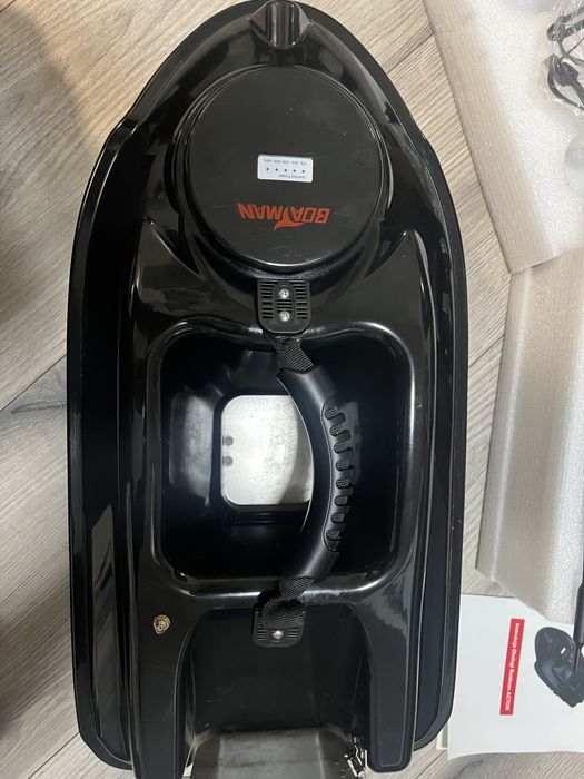 Lodka zanetowa karpiowa BOATMAN Actor V2 ECHOSONDA