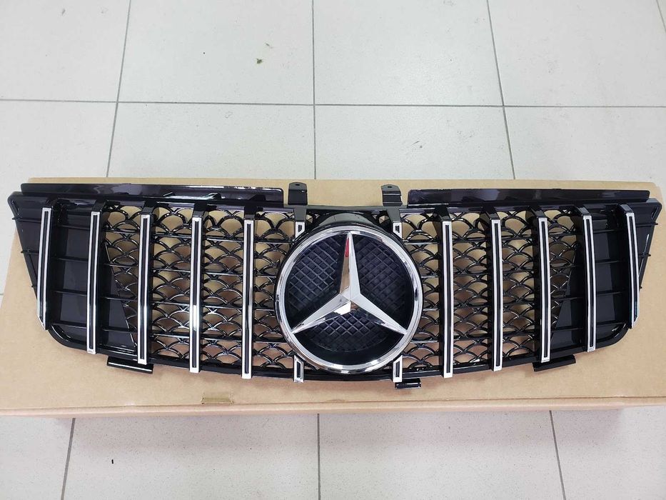 решетка радиатора мл 164 дорестайлинг 05-08 gt amg Mercedes ml w164