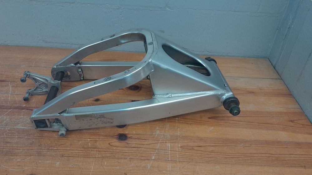 Braço oscilante / escora Yamaha R1 1998 a 2001