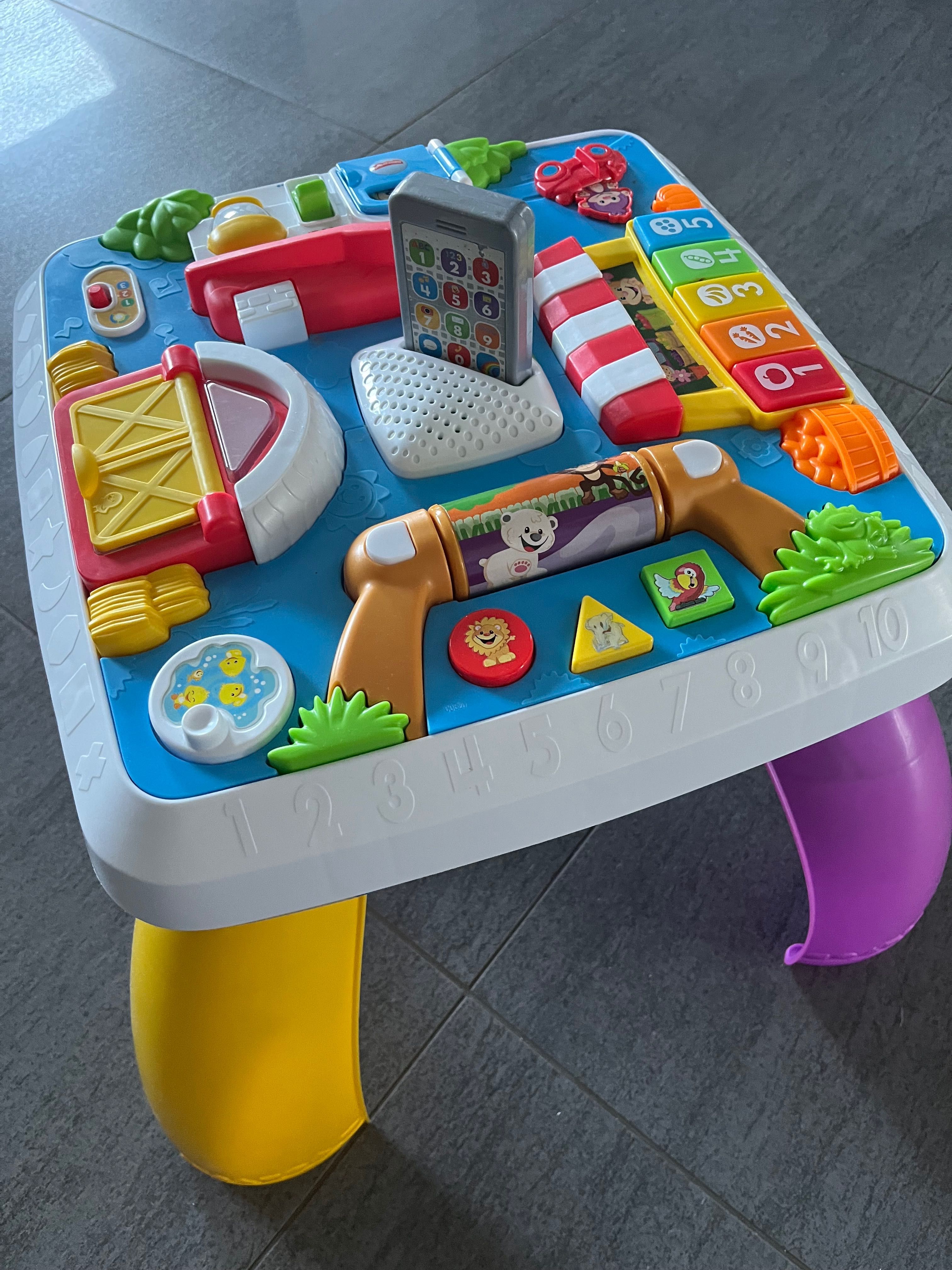 Stolik edukacyjny FisherPrice